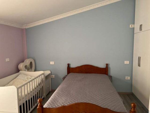 Tirane, jepet me qera Vile 3+1+BLK Kati 1, 120 m² 450 Euro (Kodra e Priftit)