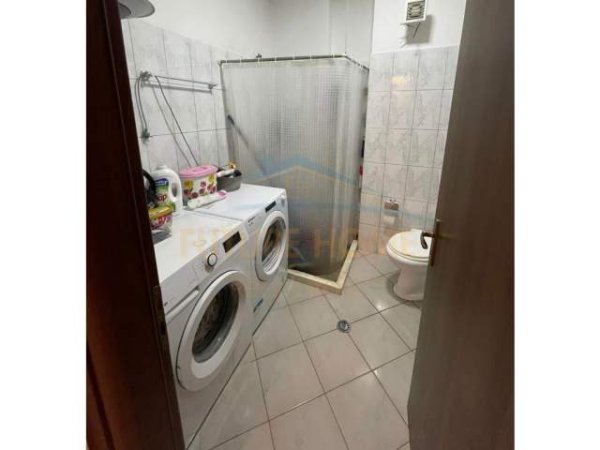 Tirane, shitet apartament 1+1 Kati 8, 66 m² 68.000 Euro (Yzberisht)