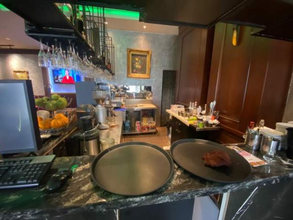 Tirane, jepet me qera lokal Kati 0, 100 m² 1.000 Euro (ASTIR)