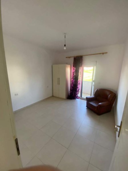 Tirane, jepet me qera apartament 3+1+BLK Kati 2, 120 m² 400 Euro (Zana Floqi)