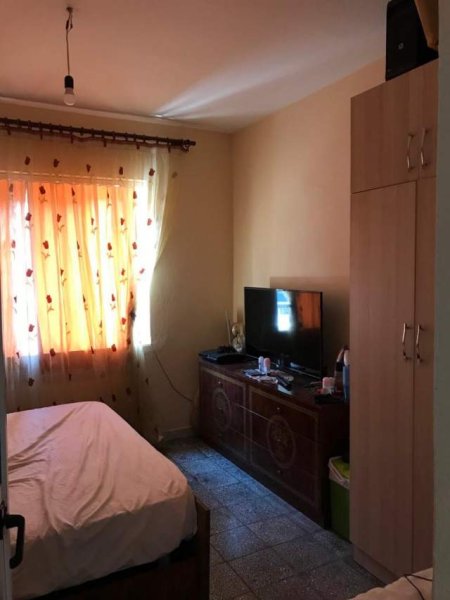 Tirane, jepet me qera apartament 2+1 Kati 4, 80 m² 30.000 Leke