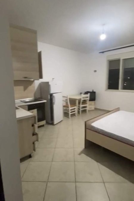 Tirane, jepet me qera garsonier 1+1 Kati 4, 50 m² 180 Euro (5 maji)