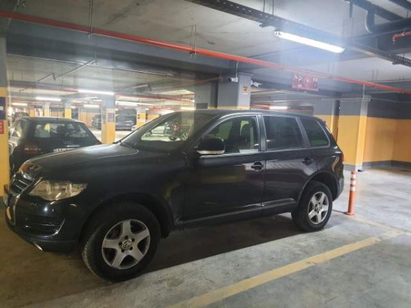 Tirane, shitet xhip Volkswagen Touareg Viti 2008, 8.500 Euro