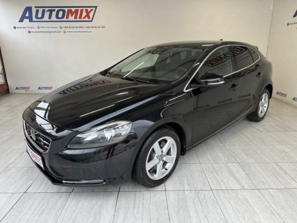 Tirane, shes makine Volvo V40 Viti 2013, 11.200 Euro