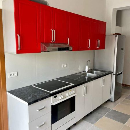 Tirane, jepet me qera shtepi 2+1+BLK Kati 1, 95 m² 30.000 Leke (Rruga 5 Maji)