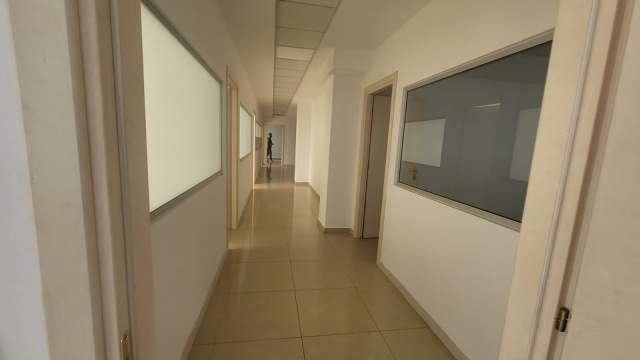Durres, jepet me qera ambjent biznesi Kati 2, 450 m² 2.000 Euro (Sheshi Pranvera, Prane Postes, Durres)