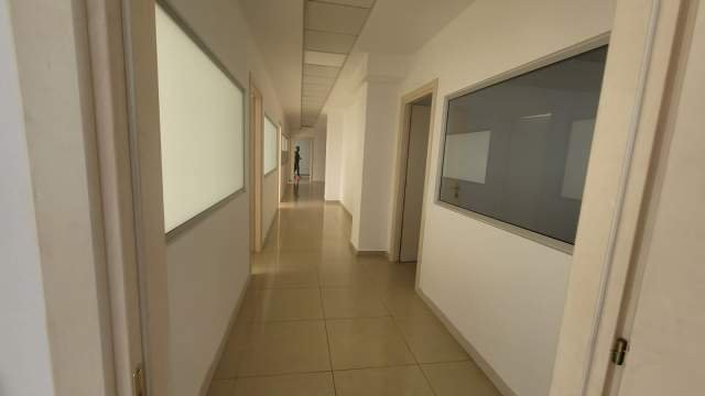 !DHENE! Durres, jepet me qera ambjent biznesi Kati 2, 450 m² 2.000 Euro (Sheshi Pranvera, Prane Postes, Durres)