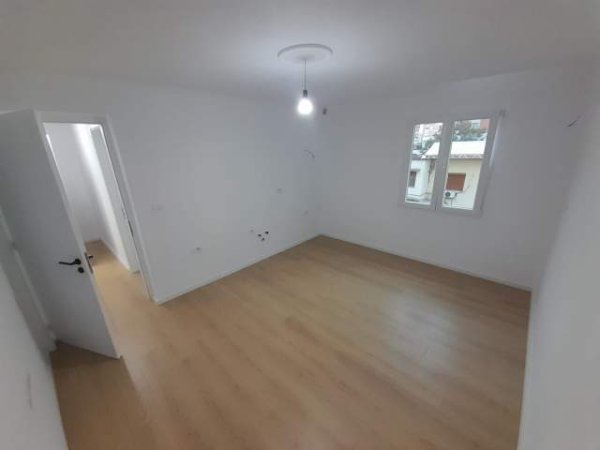 Tirane, shitet apartament 1+1 Kati 4, 43 m² 78.000 Euro