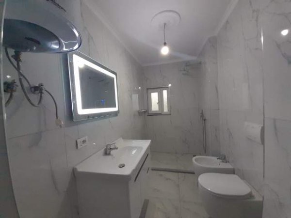Tirane, shitet apartament 1+1+BLK Kati 2, 42 m² 78.000 Euro (Pazari i Ri)
