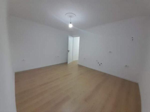 Tirane, shitet apartament 1+1+BLK Kati 2, 42 m² 78.000 Euro (Pazari i Ri)