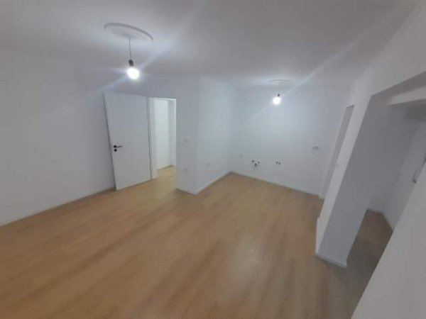 Tirane, shitet apartament 1+1 Kati 4, 53 m² 92.000 Euro (Rruga Beqir Luga)