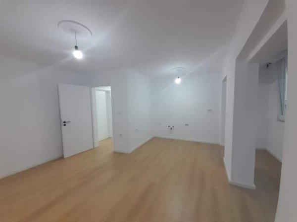 Tirane, shes apartament 1+1+BLK Kati 4, 53 m² 92.000 Euro (pazari i ri)
