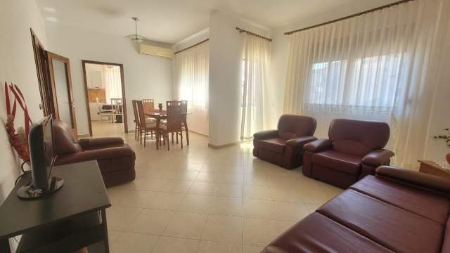 Durres, jepet me qera apartament 2+1 Kati 2, 150 m² 400 Euro (Rr. Kumini, Qender)