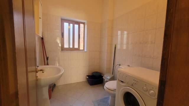 Durres, jepet me qera apartament 2+1 Kati 2, 150 m² 400 Euro (Rr. Kumini, Qender)