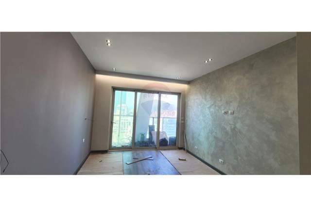 Tirane, jepet me qera ambjent biznesi 130 m² 1.800 Euro (dervish hima)