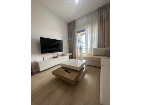 Tirane, shitet apartament 1+1+BLK Kati 8, 57 m² 105.000 Euro (Rruga e Kavajes)