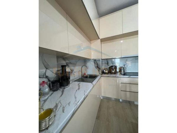 Tirane, shitet apartament 1+1+BLK Kati 8, 57 m² 105.000 Euro (Kompleksi Kontakt)