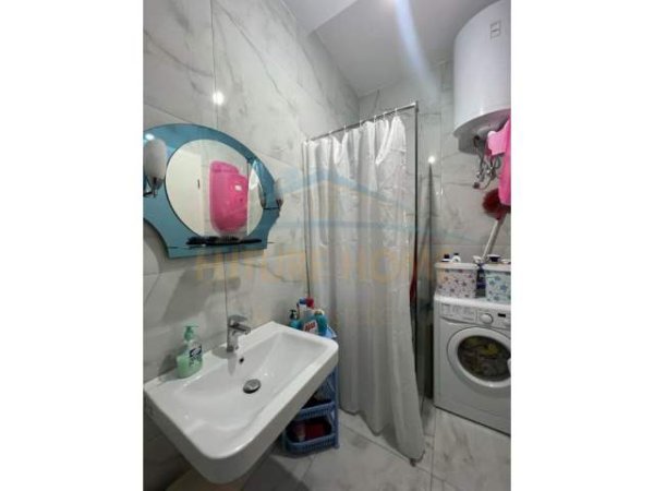 Tirane, shitet apartament 1+1+BLK Kati 8, 57 m² 105.000 Euro (Kompleksi Kontakt)