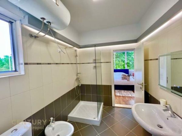 Tirane, jepet me qera apartament 2+1 600 Euro (kopshti Zoologjik)