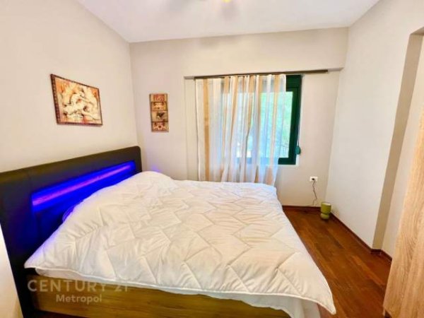 Tirane, jepet me qera apartament 2+1 600 Euro (kopshti Zoologjik)