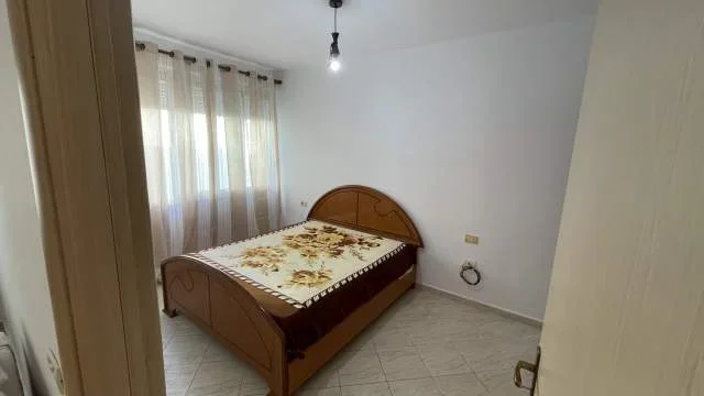 Tirane, jepet me qera apartament 1+1 Kati 5, 50 m² 40.000  (Rruga "Idriz Dollaku")