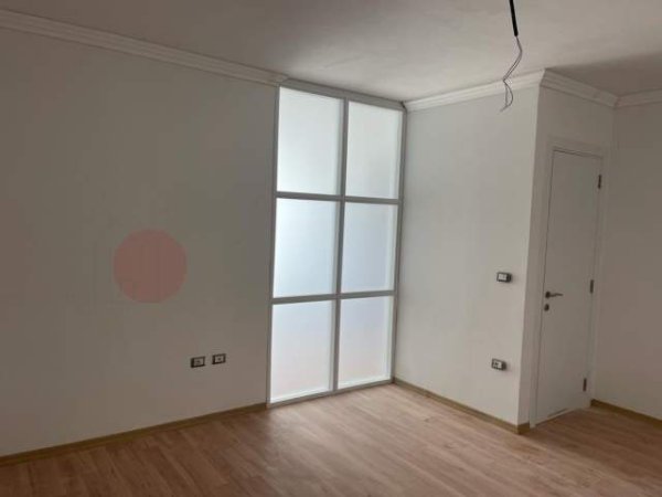Tirane, shitet apartament 2+1 Kati 4, 114 m² 125.000 Euro (Dritan Hoxha)