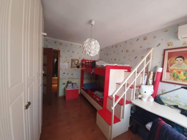 Tirane, jepet me qera apartament Kati 5, 450 Euro (Mbi shkollen e baletit)