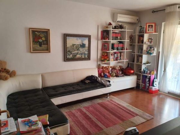 Tirane, jepet me qera apartament Kati 5, 450 Euro (Mbi shkollen e baletit)