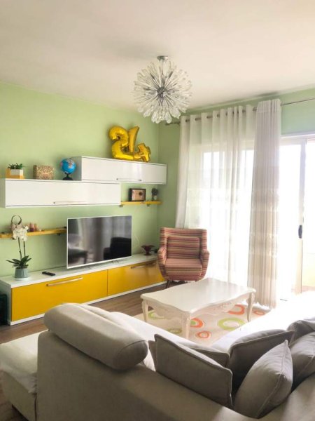 Tirane, jepet me qera apartament 2+1+BLK Kati 10, 105 m² 600 Euro (Kompleksi Panorama)