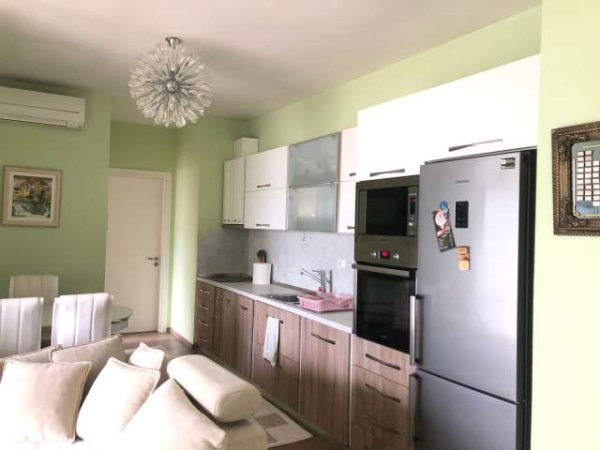 Tirane, jepet me qera apartament 2+1+BLK Kati 10, 105 m² 600 Euro (Kompleksi Panorama)