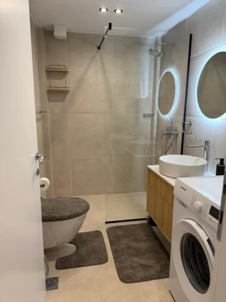 Tirane, jepet me qera apartament duplex 2+1 Kati 1, 