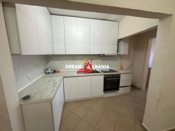 Tirane, shitet apartament 3+1 Kati 4, 85 m² 125.000 € (Allias prane Katrorit)