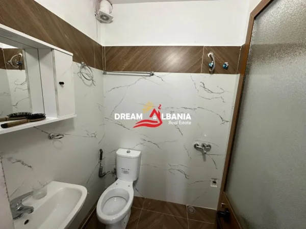 Tirane, shitet apartament 3+1 Kati 4, 85 m² 125.000 € (Allias prane Katrorit)