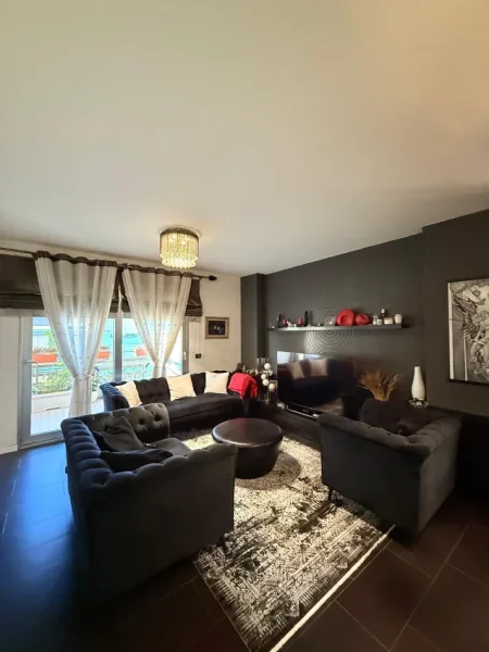 Tirane, shitet apartament 2+1+Ballkon Kati 9, 122 m² 459.000 € (Bllok)