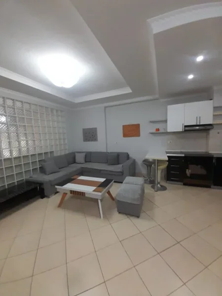 Tirane, jepet me qera apartament 1+1 Kati 1, 75 m² 350 € (Fresk)