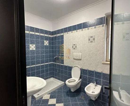 Tirane, shitet apartament 1+1+Ballkon Kati 1, 62 m² 158.000 € (Ish Blloku)