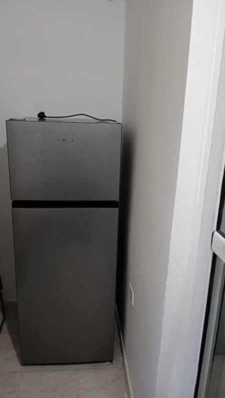 Tirane, jepet me qera apartament 1+1 Kati 1, 300 € 