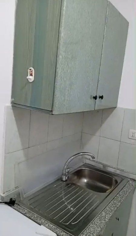 Tirane, jepet me qera apartament 1+1 Kati 1, 300 € 