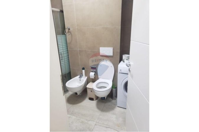 Shitet Apartament 2+1, Gjiri Lalezit. ID: 530521006-72