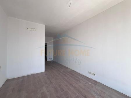 Tirane, shitet apartament 3+1+2+Ballkon Kati 10, 152 m² 334.400 € (Mine Peza Residence)