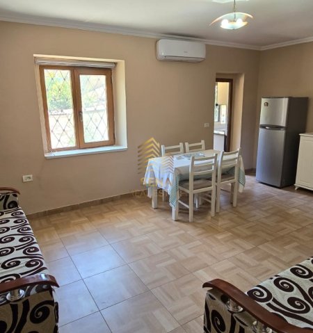 Tirane, shitet apartament 2+1+Ballkon Kati 1, 98 m² 195.000 € (Rruga Fortuzi, prane shkolles Jeronim de Rada)