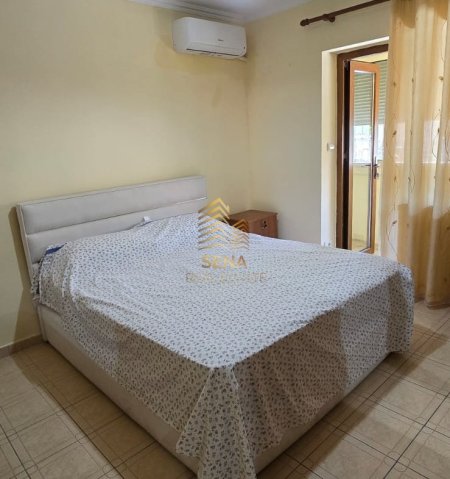 Tirane, shitet apartament 2+1+Ballkon Kati 1, 98 m² 195.000 € (Rruga Fortuzi, prane shkolles Jeronim de Rada)