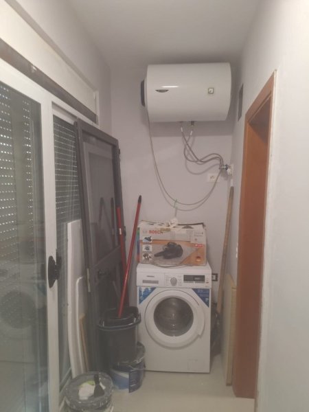 Tirane, jepet me qera apartament 2+1 Kati 1, 80 m² 550 € (21 Dhjetori ,Ish Parku)