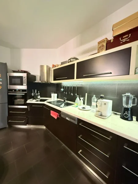 Tirane, shitet apartament 2+1+Ballkon , 122 m² 459.000 € 