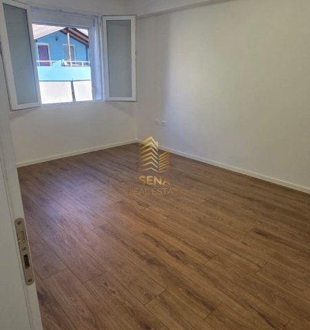 Tirane, shitet garsonier 1+1 Kati 3, 30 m² 95.000 € (Mbrapa Gjykates se Rrethit, prane shkolles Pjeter Budi)