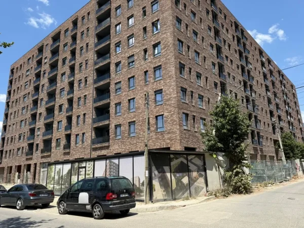 Tirane, shitet apartament 2+1 Kati 3, 93 m² 150.000 € (Rruga 5 maji)