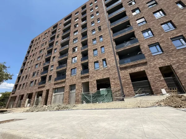 Tirane, shitet apartament 2+1 Kati 3, 93 m² 150.000 € (Rruga 5 maji)