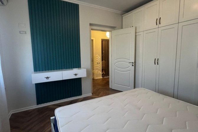 Tirane, shitet apartament 1+1+Ballkon Kati 4, 59 m² 110.000 € (prane Kryqezimit te Oxhakut)