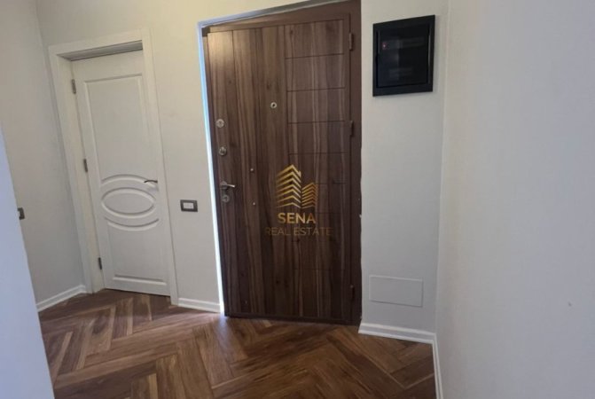 Tirane, shitet apartament 1+1+Ballkon Kati 4, 59 m² 110.000 € (prane Kryqezimit te Oxhakut)