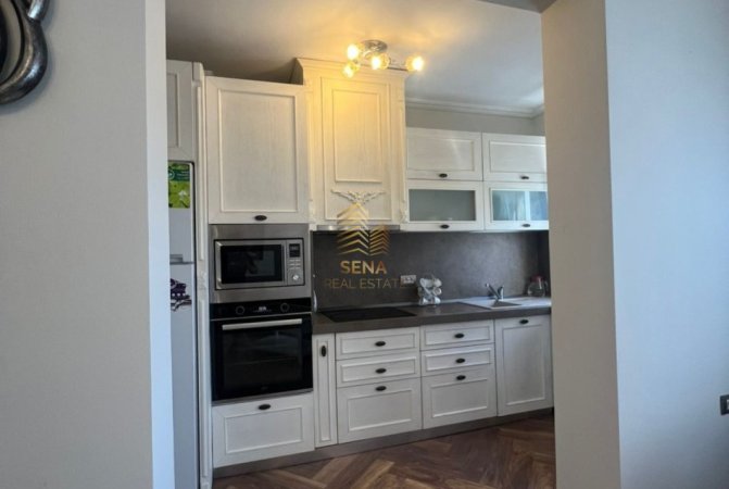 Tirane, shitet apartament 1+1+Ballkon Kati 4, 59 m² 110.000 € (prane Kryqezimit te Oxhakut)